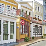 App. Deck 5, idyll. Innenhof