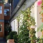 App. Deck 5, idyll. Innenhof